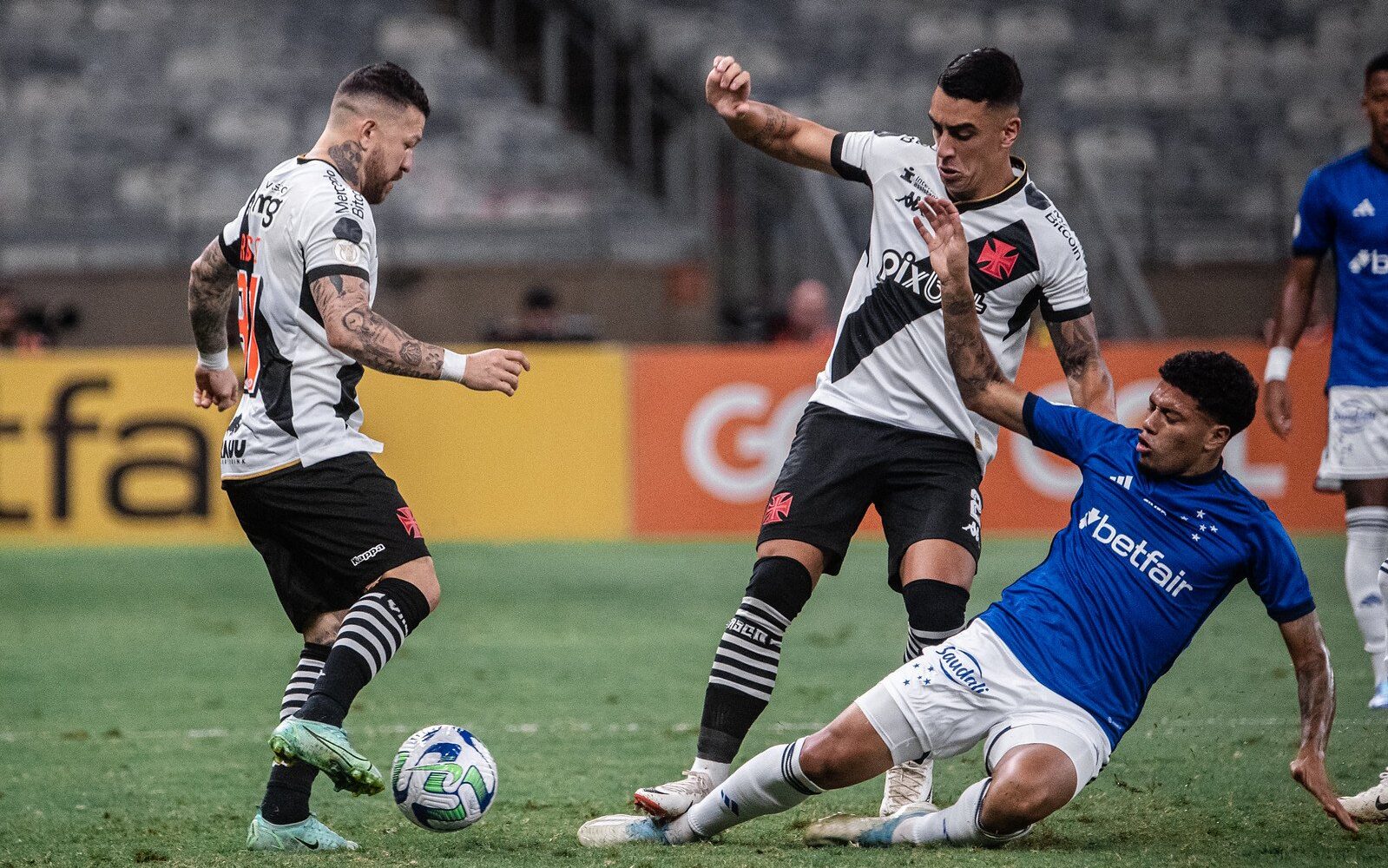 RESULTADO IMPORTANTÍSSIMO: VASCO ARRANCA EMPATE EM BH E VAR PREJUDICA VASCO  DE NOVO. 