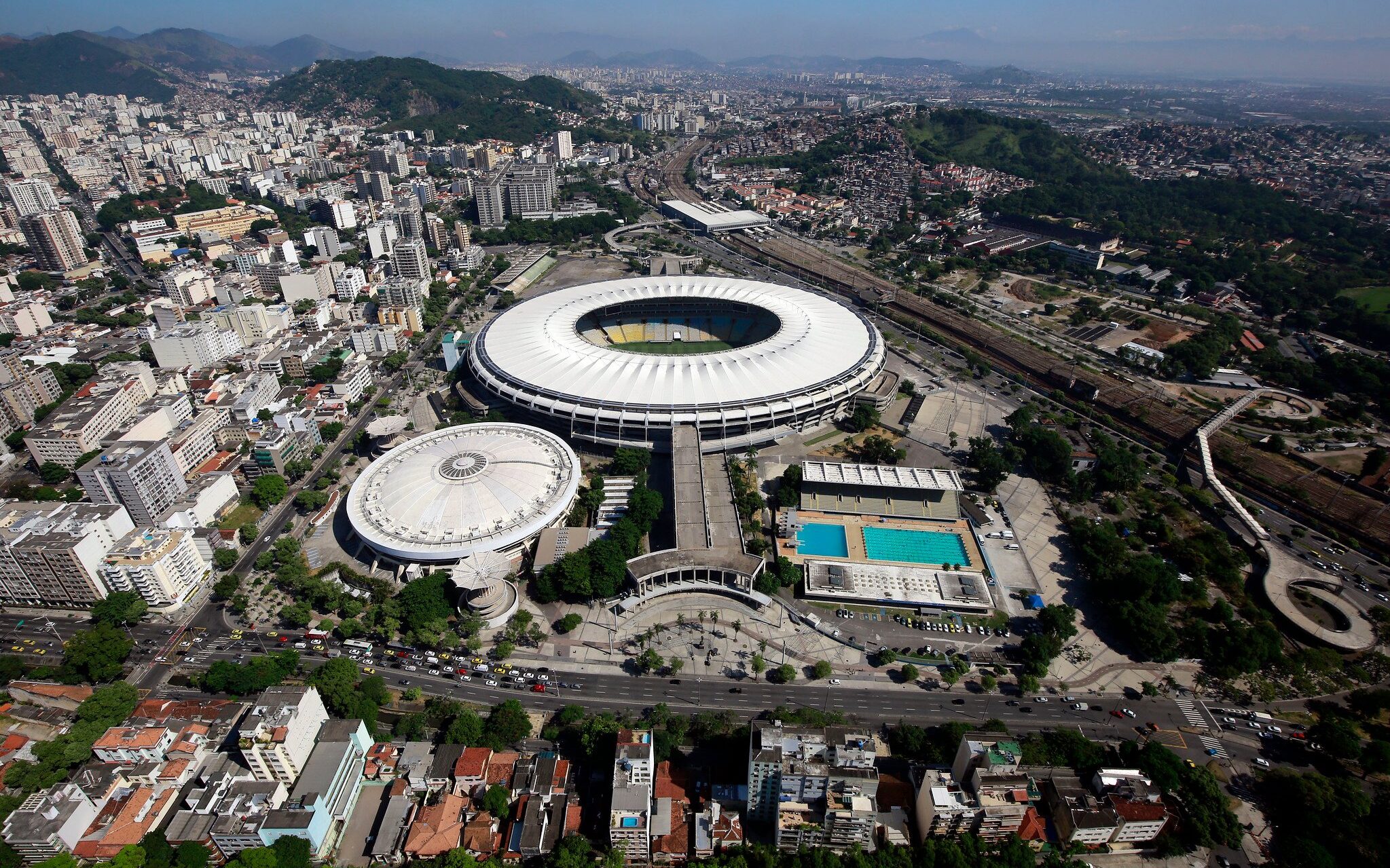 Brasil e Argentina se enfrentam no Maracanã com muito mais que os