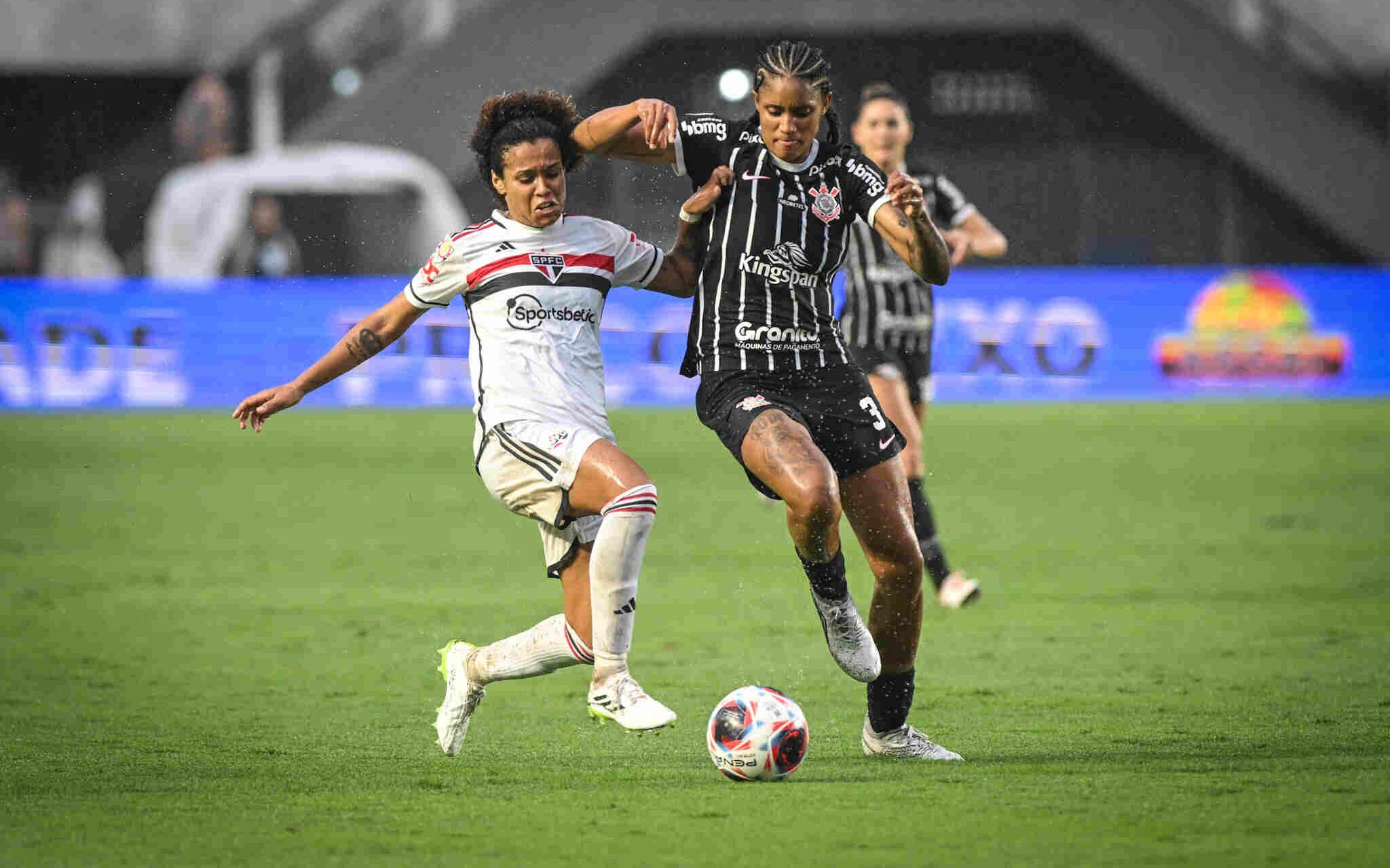 Corinthians vence Palmeiras no jogo de ida e abre vantagem na semifinal do Paulista  feminino