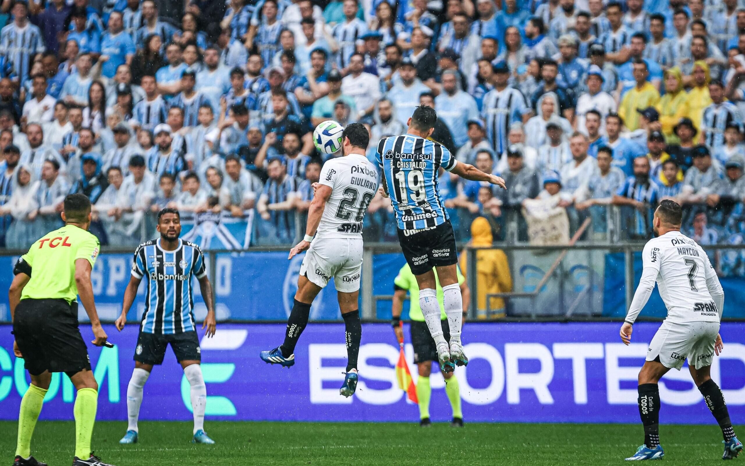 Ele não conseguiu jogar contra o Grêmio e agora preocupa a torcida do  Corinthians