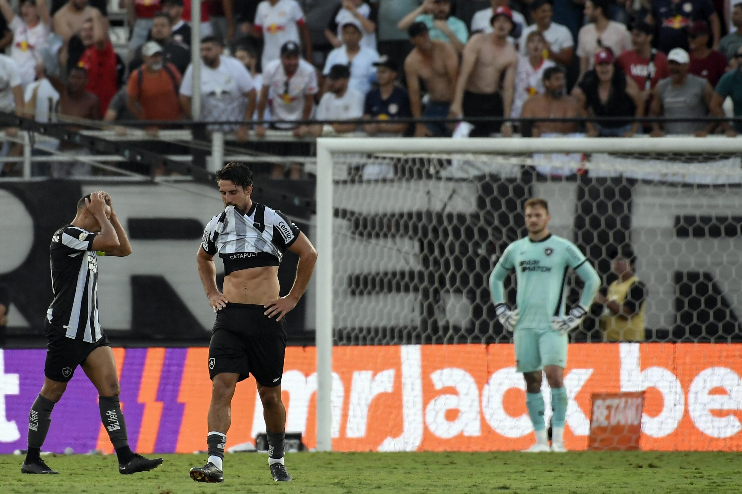 Presidente do Fortaleza descarta jogar contra o Botafogo nesta terça: 'Não  quero polêmica' - Lance!