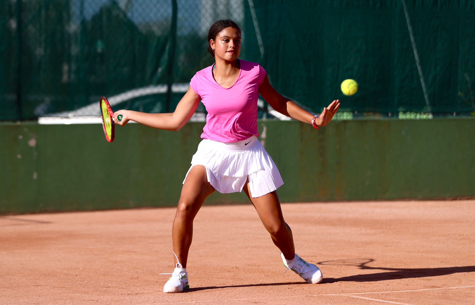 Atleta catarinense e jovem talento de 13 anos vencem na estreia do ADK  Juniors Cup - 14ª Copa Santa Catarina de Tênis - em Itajaí (SC)