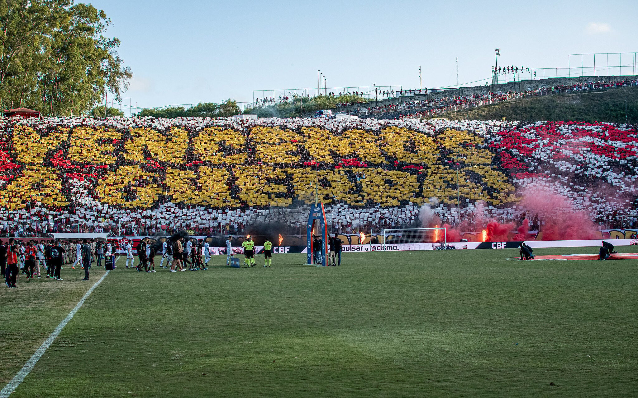 Vitória vence Novorizontino de virada e garante acesso à Série A do  Brasileirão em 2024