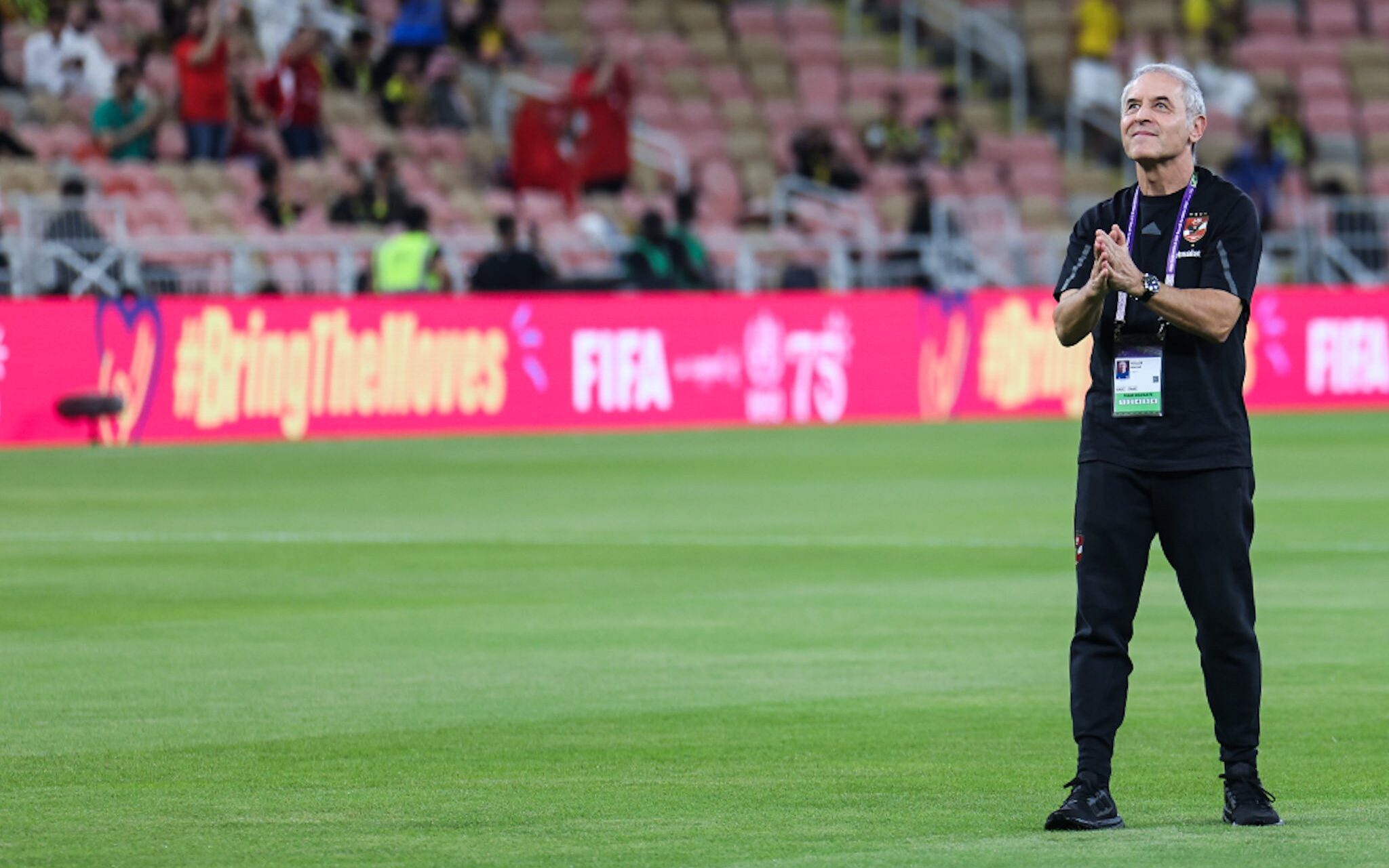 Kane brilha, Bayern de Munique goleia o Borussia Dortmund e segue na busca  da liderança da Bundesliga