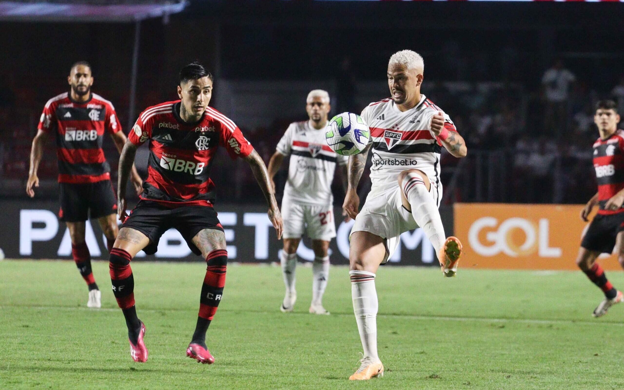 São Paulo x Flamengo ao vivo 06/12/2023 - Brasileirão Série A