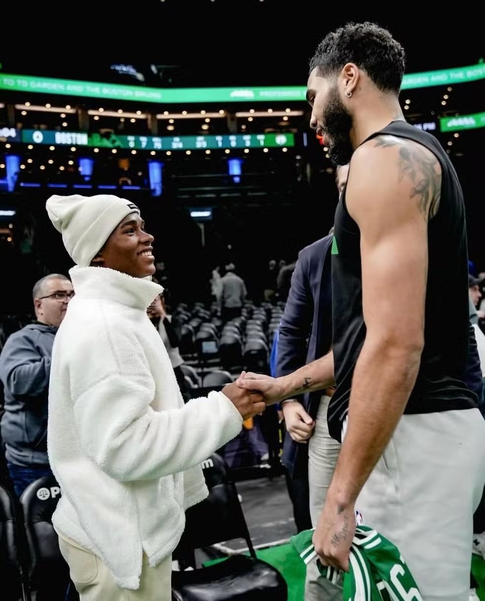 Preços baixos em Boston Celtics Bolas de Basquete autografadas-NBA