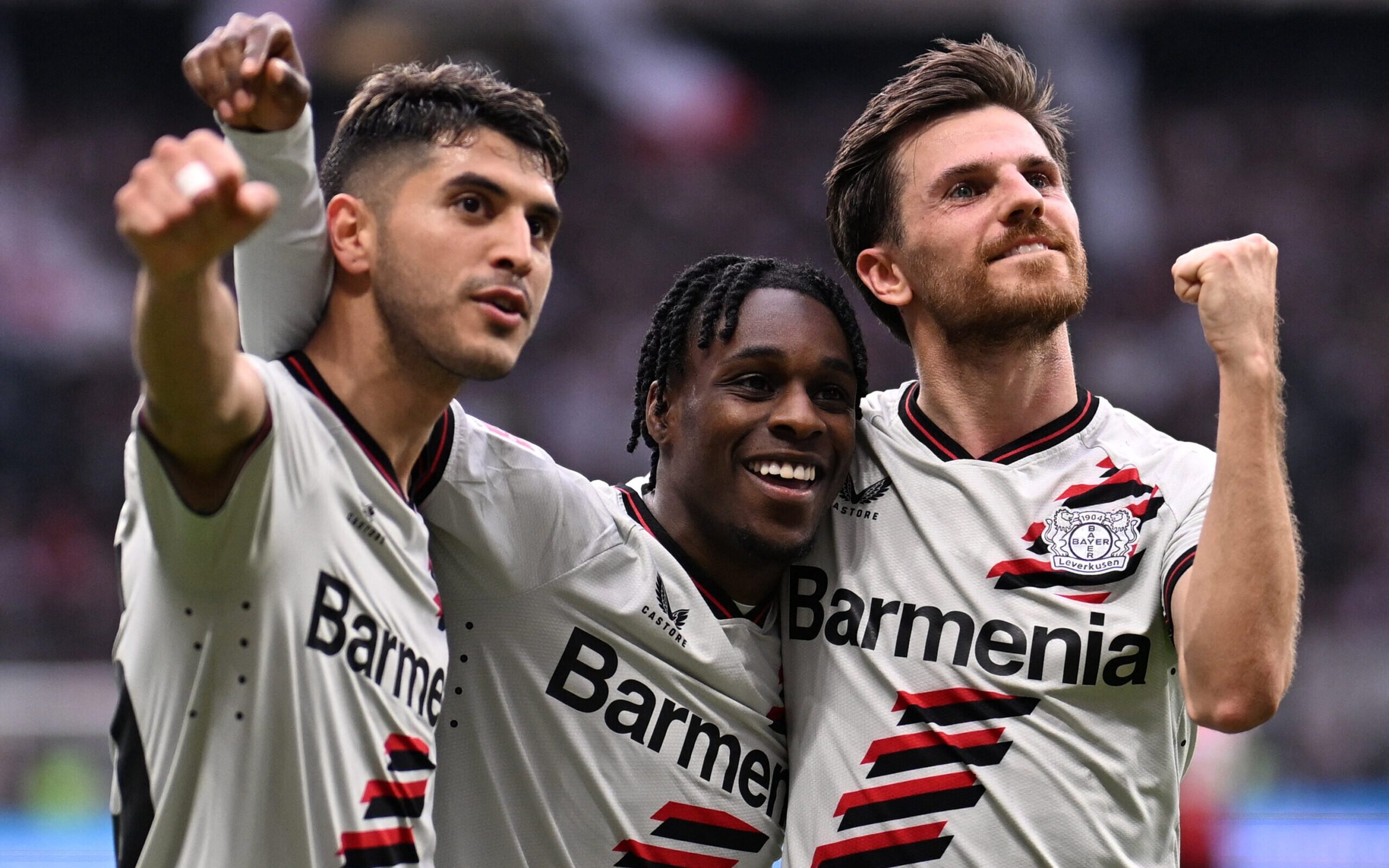 Bayer Leverkusen vence mais uma vez e iguala recorde de maior