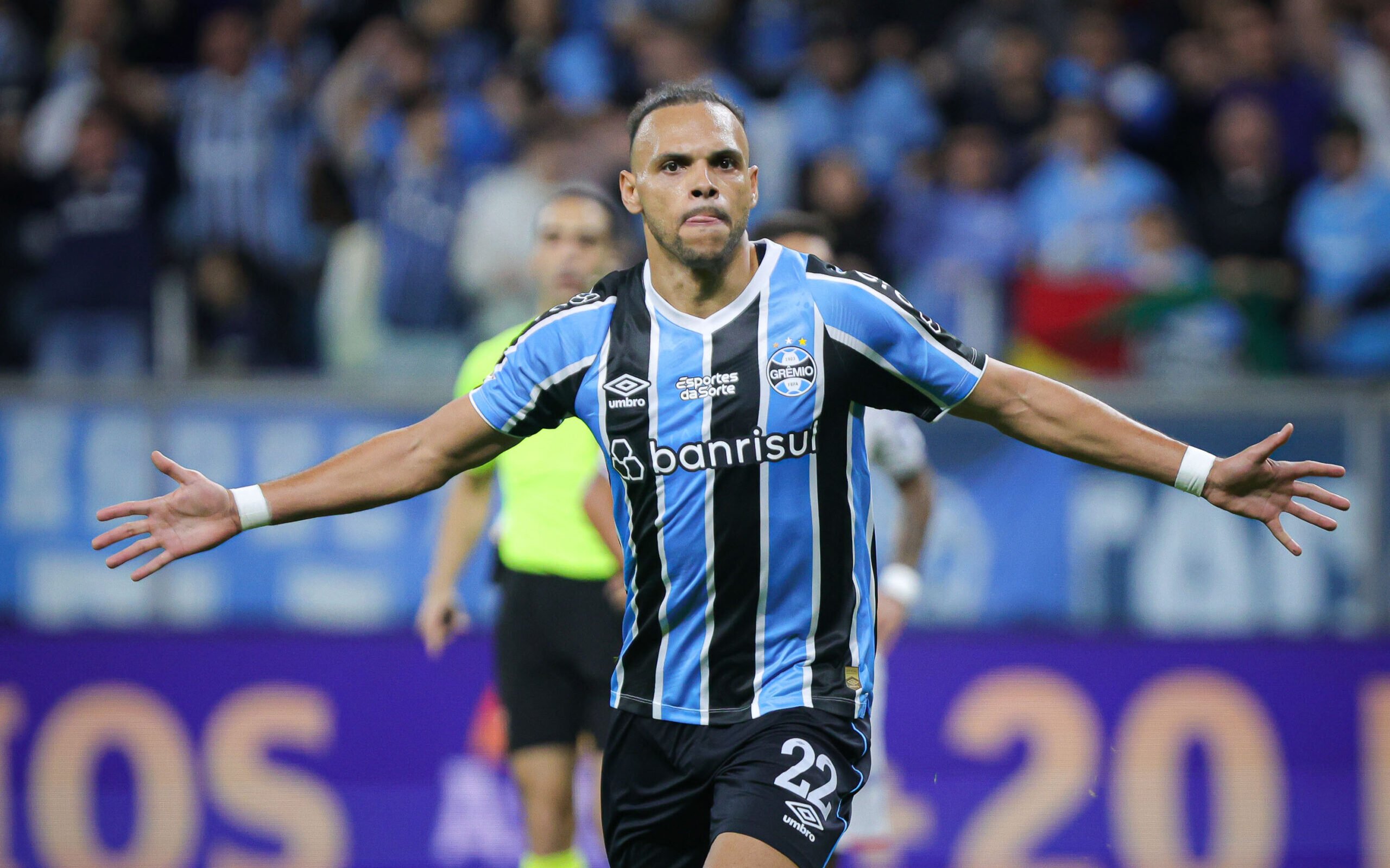 Ahora en el Grêmio, Braithwaite elogia el fútbol en Brasil: "es la vida de la gente"
