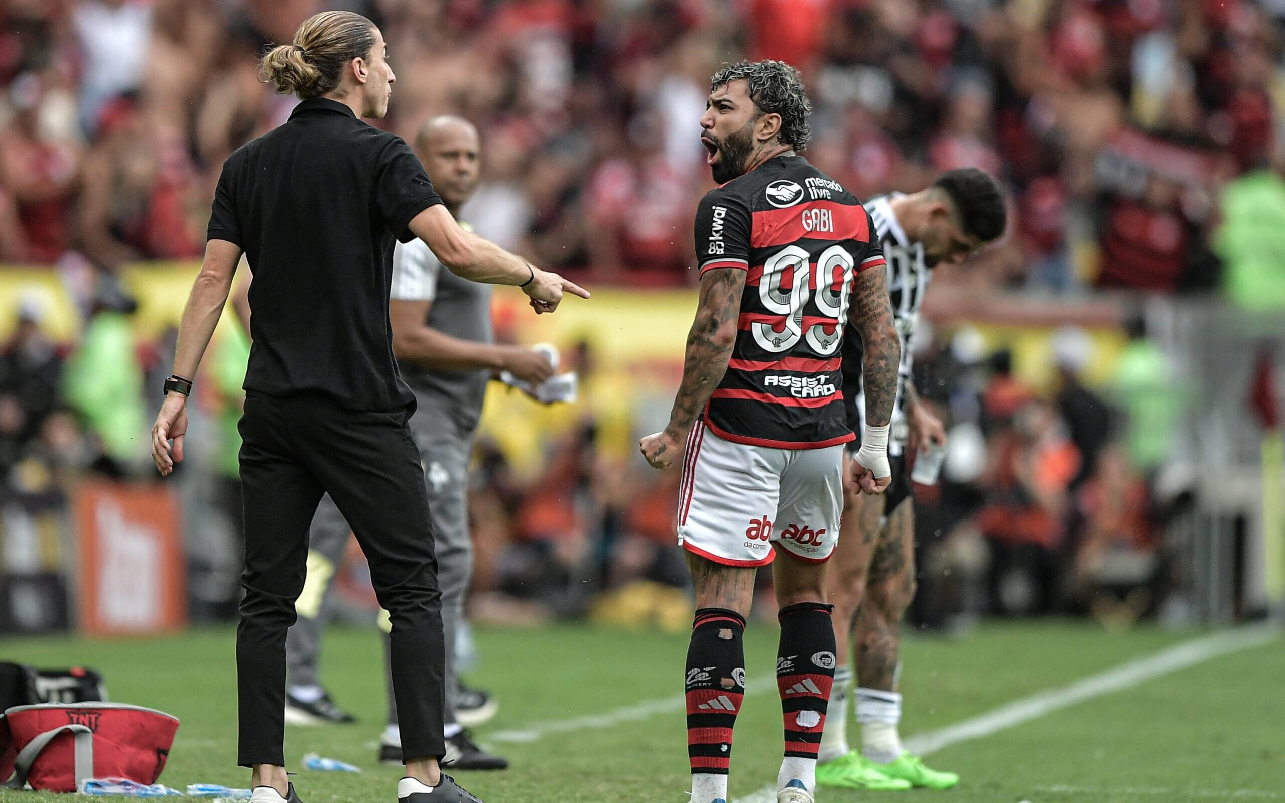 APOSTA de TITULAR e GABI é DÚVIDA! Joia ganha espaço com Filipe Luis e Gabigol se distancia da equipe