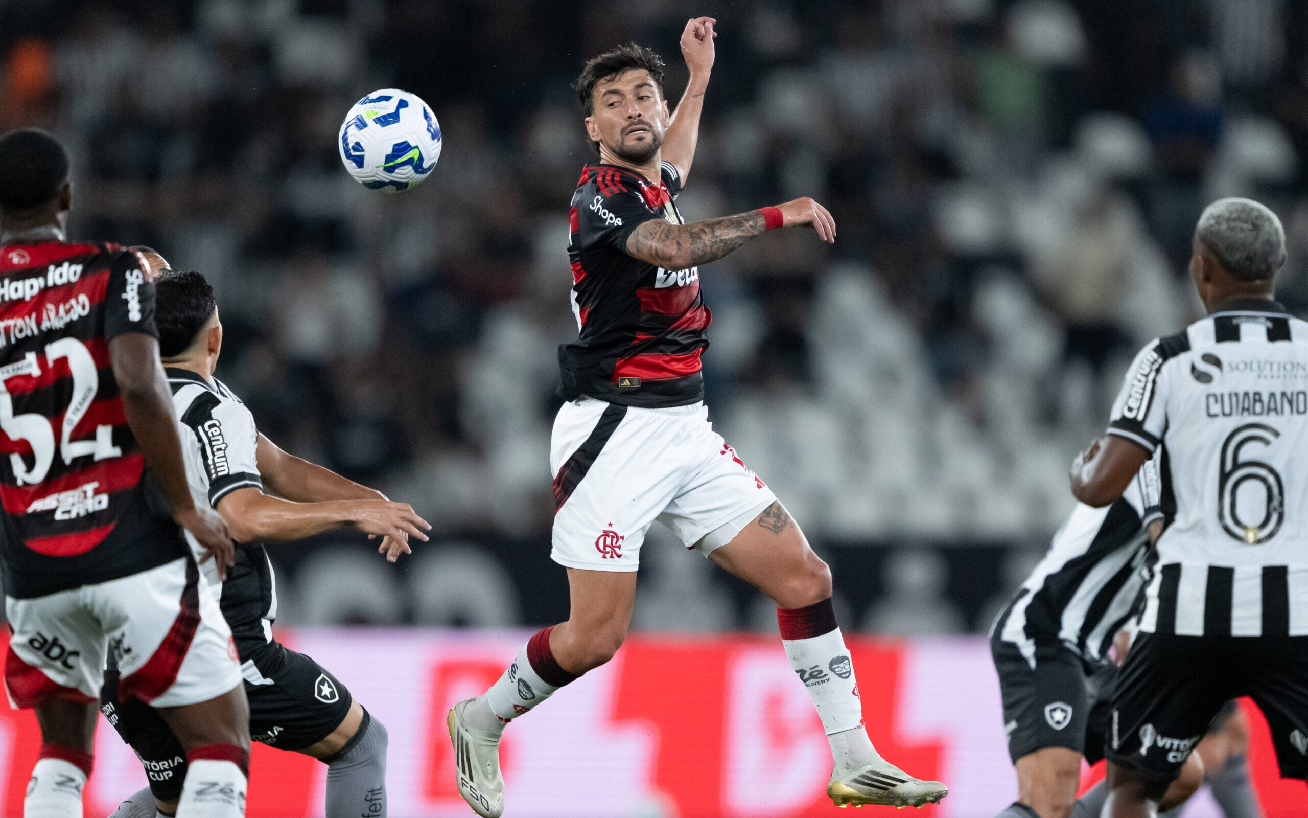 Botafogo x Flamengo (Foto: Jorge Rodrigues/AGIF)