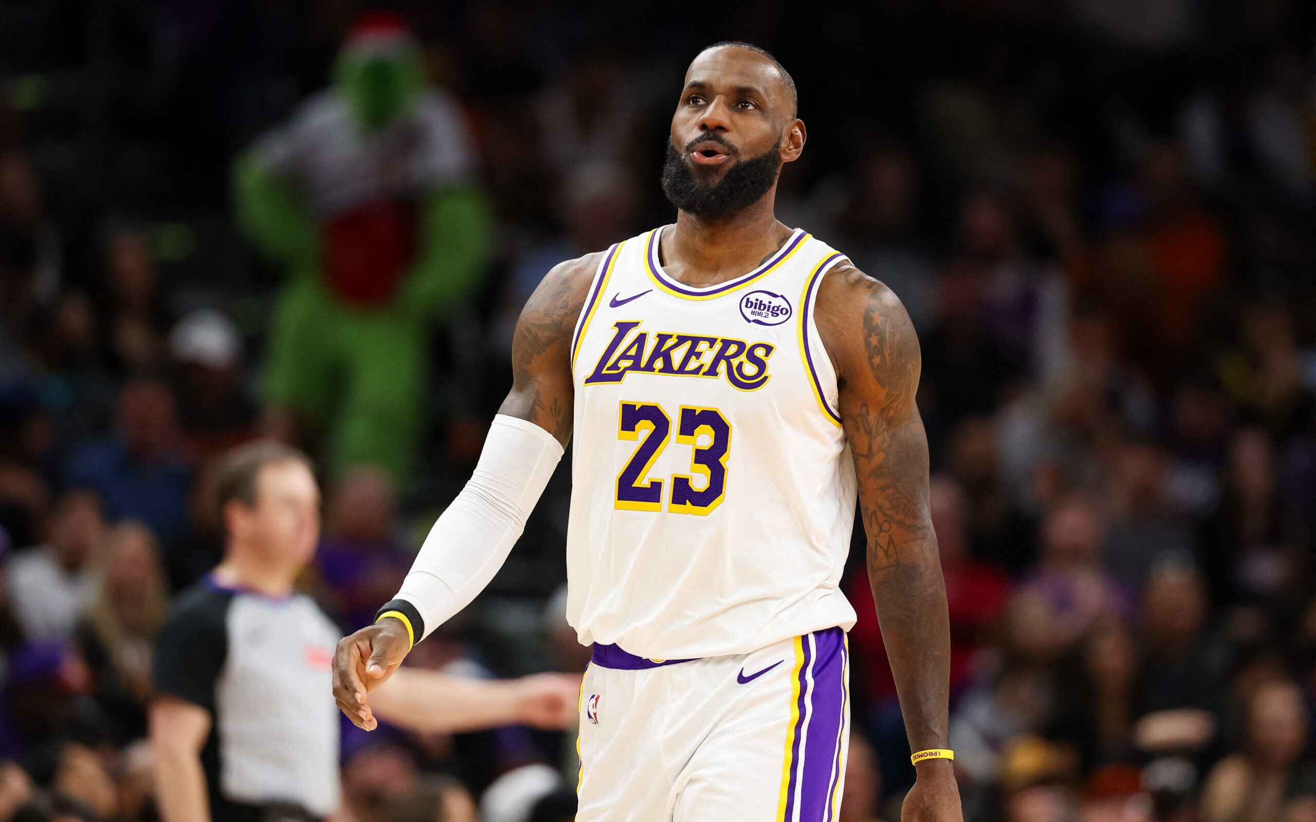 スポーツ LeBron James NBA zuru Zuru 5 Surprise NBA Ballers Lebron James SUPER RARE Black Lakers