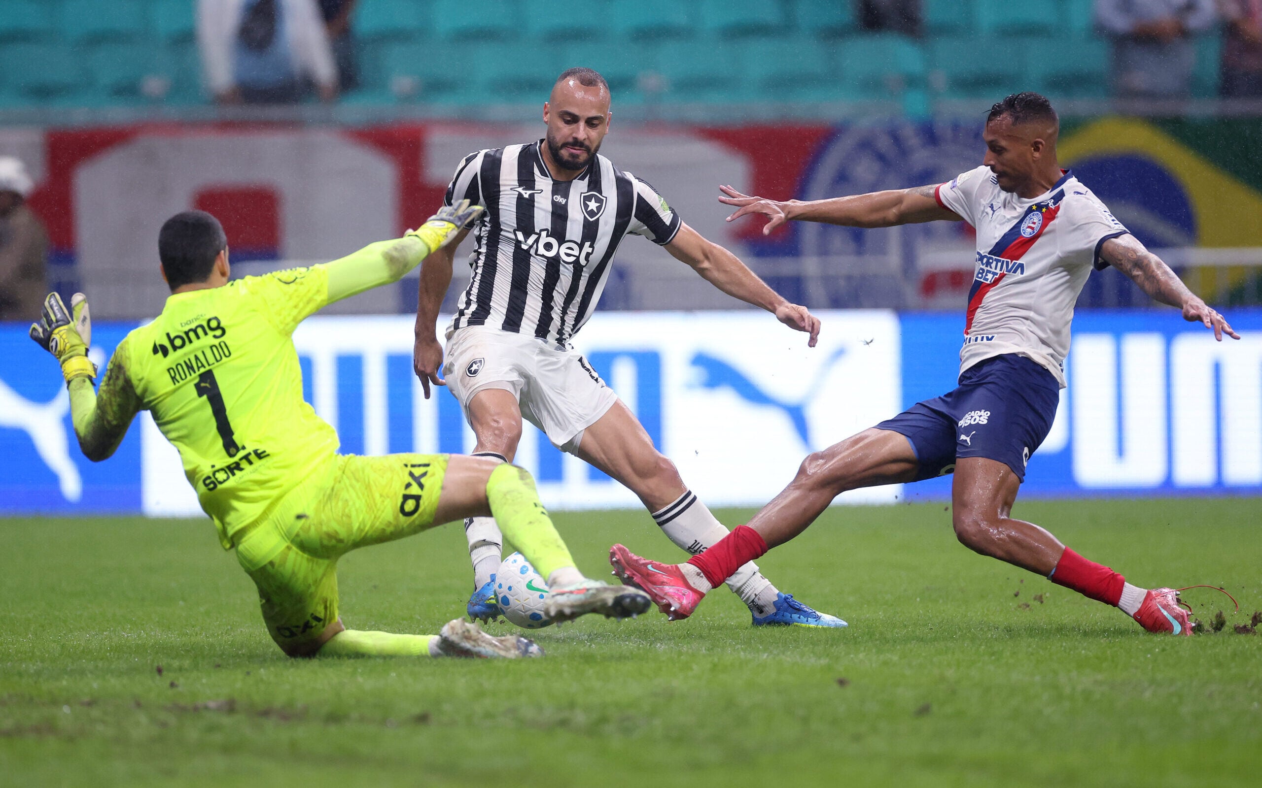 Arthur Cabral, do Botafogo, desabafa e manda recado a Fernando Diniz
