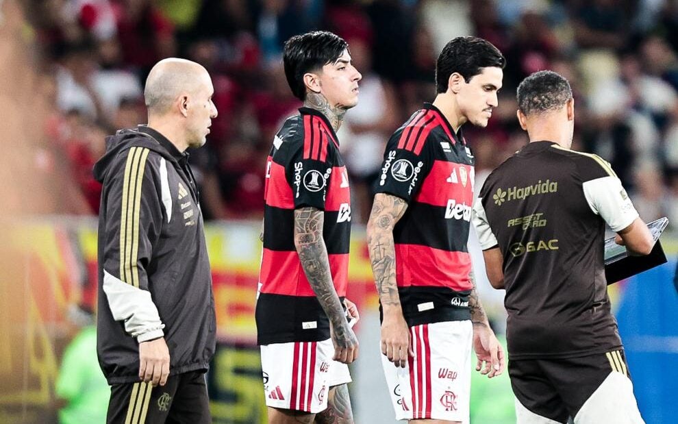 Flamengo 'corrige curso' e salva melhor campanha da Libertadores