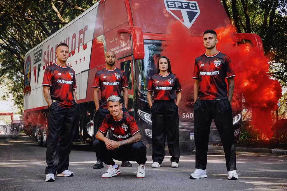 Novidade à vista; confira lista de equipes brasileiras que lançaram novos uniformes para a temporada